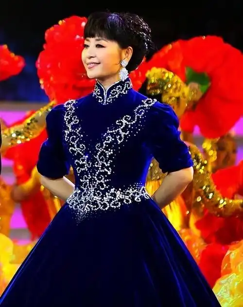 回顾殷秀梅结婚时就想离婚二婚被法国老公捧在手心66岁无儿女