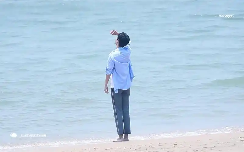 肖战 夏天 海边拍摄