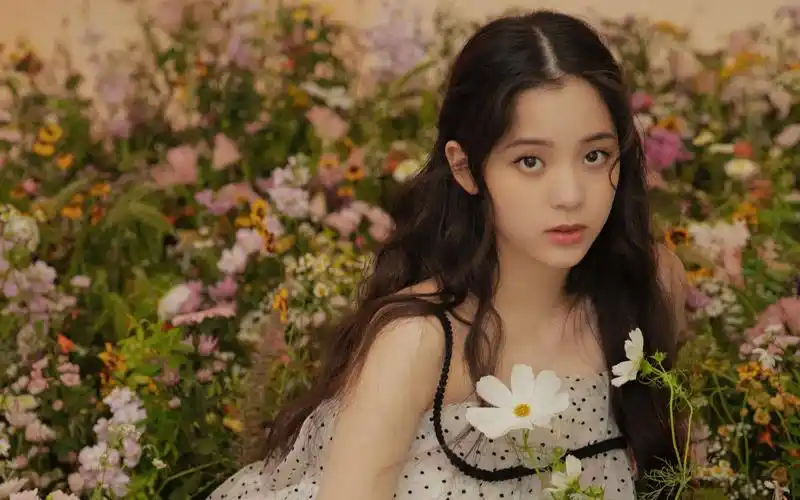 欧阳娜娜森系卷发性感图片桌面壁纸