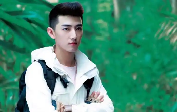 解雨臣 | #刘昱晗终极笔记# 莫怨繁花不. 来自可爱不好吃吗 - 微博