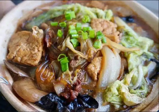 山西大烩菜山西炖菜是农家菜谱中常见的小吃.