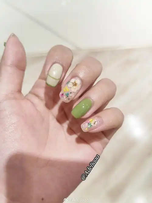 这美甲真太适合夏天了,清新解暑  (前6张俺自己拍的,后3张美甲师帮我
