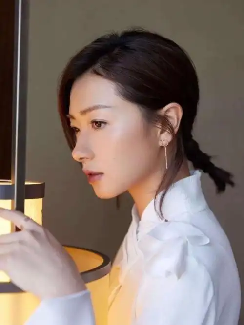 谁说长相甜美就是女团的唯一标准?万茜在姐姐们里,就很特别啊!