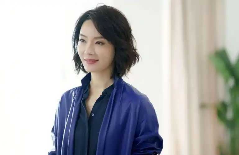 实力派女演员陈数在完美关系中呈现出一个完美的女强人形象