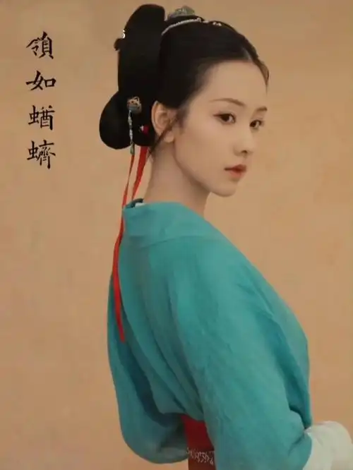 最近陈都灵《长月烬明》的古装照火了,好多人夸她好看,不过之前的