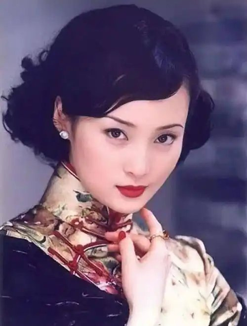 看看谁才是你心中的"旗袍女神"吧!