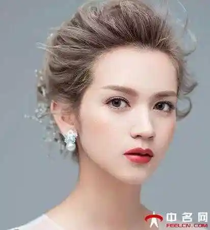 有气质的发型女盘头气质中长盘发美感爆棚