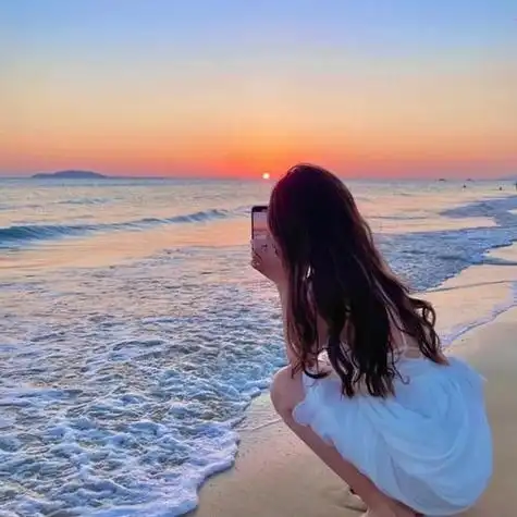 很哇塞的女头像干净.淑女背影小栀音