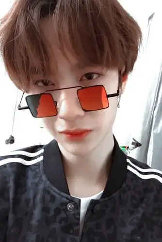 王一博的自拍小合集