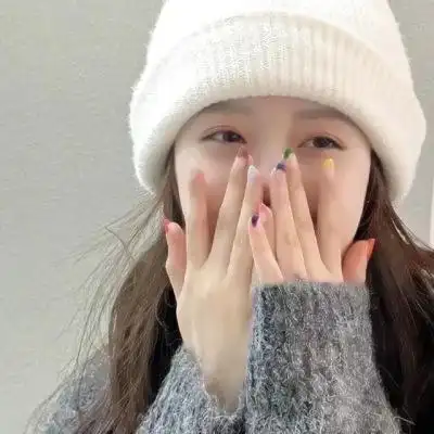 由美头网整理发布,女生头像频道提供更多与好看,干净,小清新,小众相关