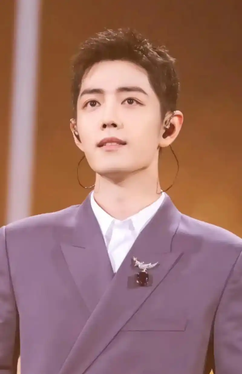 肖战 #肖战小飞侠 不负热爱,不负初心,愿永远有花盛开,永 - 抖音