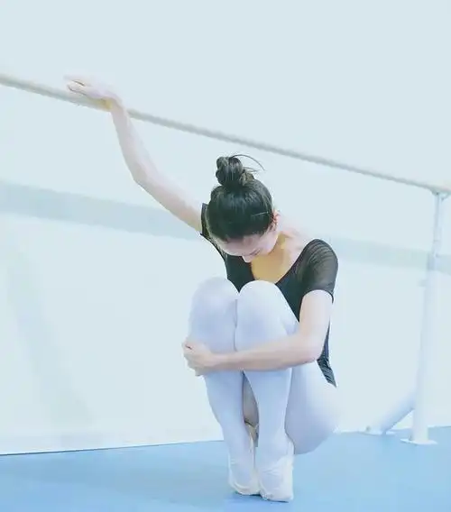 12岁女孩子学拉丁还是民族舞好(8岁学拉丁舞还是民族舞)