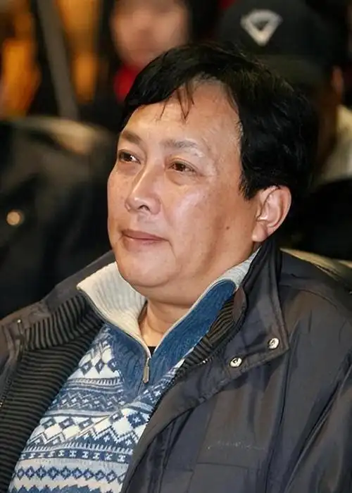 唐国强处境:国内淘金,妻儿在国外花,为"残疾"儿子的婚恋担忧