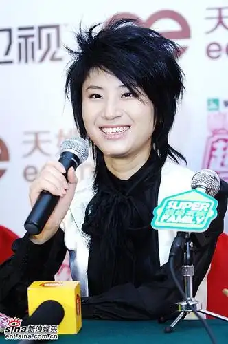 图文:2006超女总决赛落幕 冠军尚雯婕亮相