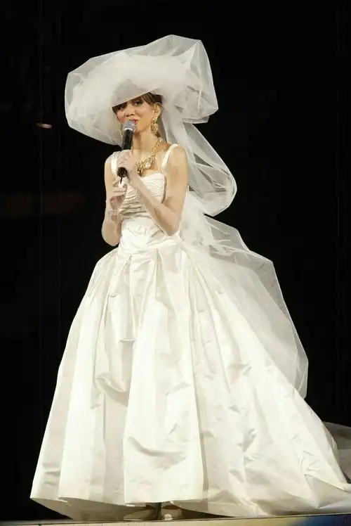 梅艳芳婚纱的意义,伊能静永远不懂