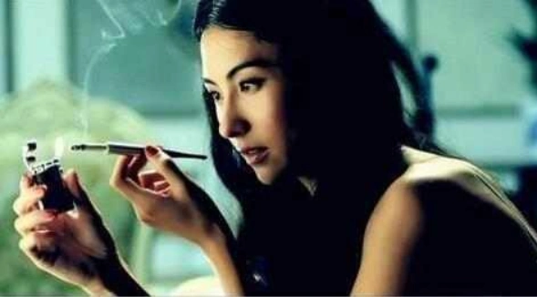 那些抽烟的的女明星!有你的女神吗?