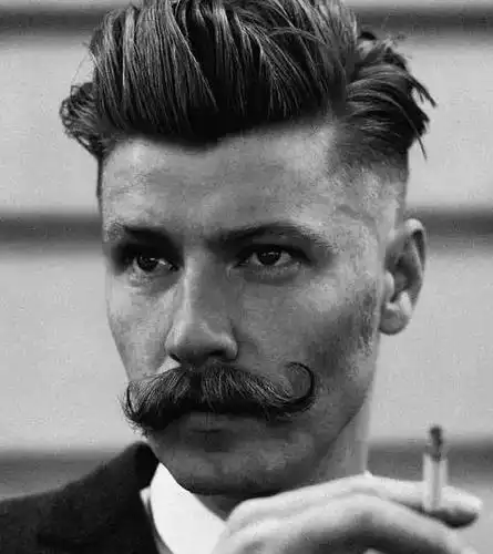 胡子造型的种类比发型还多,络腮胡,山羊胡,v字胡,o型胡,八字胡,碰碰胡