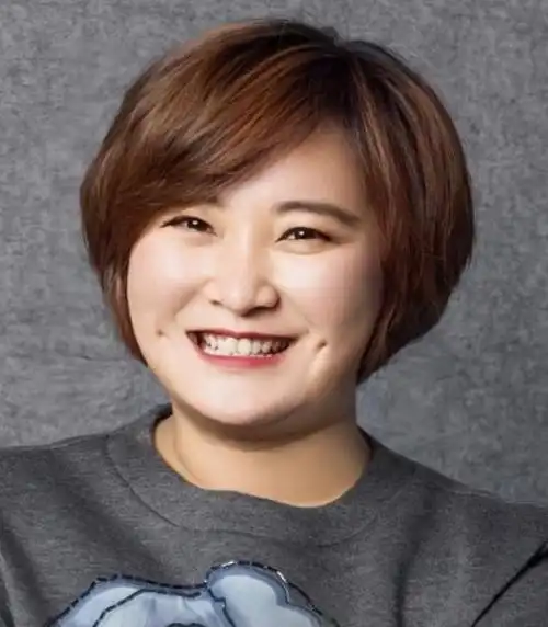 40岁贾玲暴瘦50斤小腹平平身材回春网友大喊快出教程