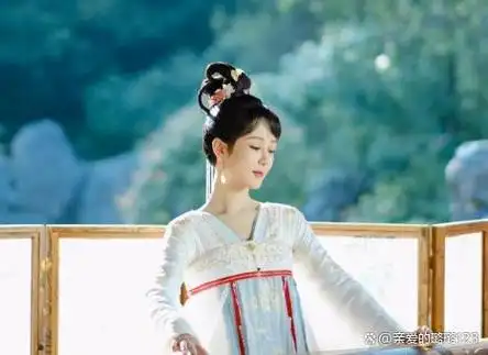 杨紫的新剧《长相思》播出才几天就已经登顶大数据平台,为她开心,同时