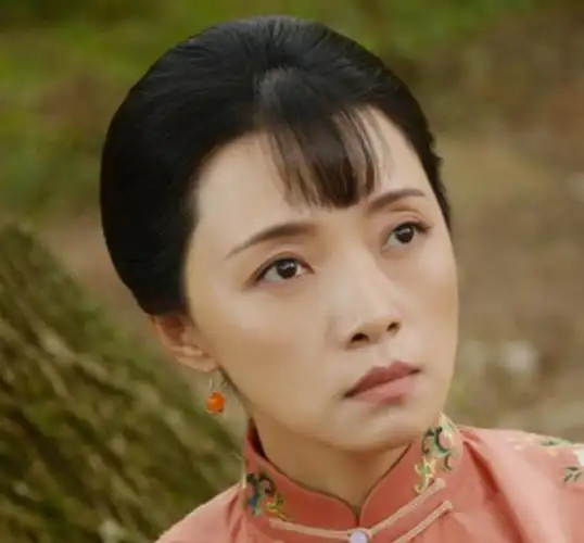 《亮剑》里的秀芹原来这么漂亮,气质脱俗,还是一名真正军人