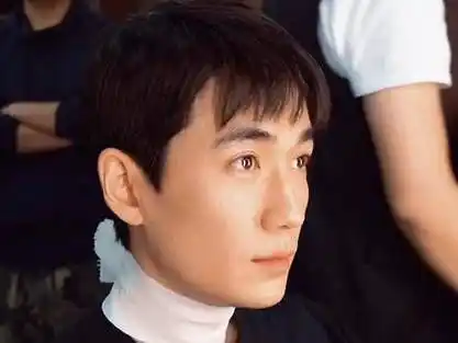 三妹|朱一龙|剃头_新浪新闻