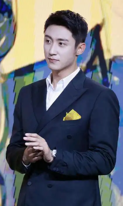 个人工作室也随后发文称一切诬蔑黄景瑜老爷子恶意诽谤都可以提起诉讼