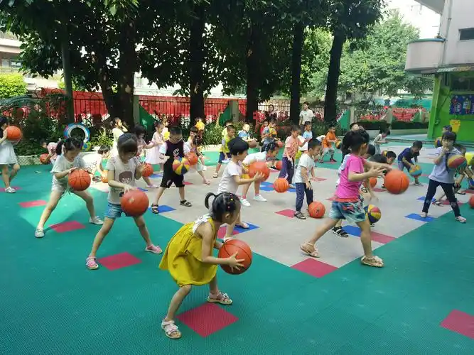 大冈幼儿园大一班篮球体验课