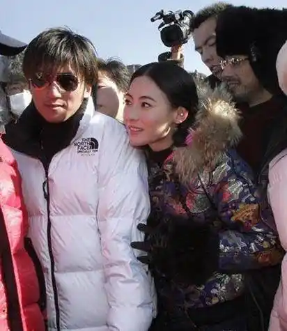 谢霆锋和张柏芝澳洲被偶遇,网友猜测复合真相揭秘_传闻_父母_感情