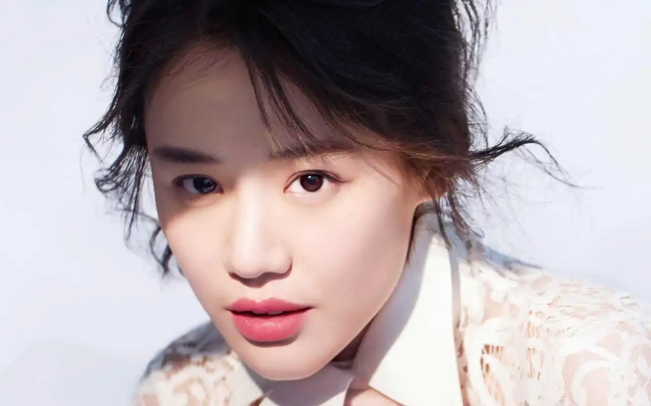 马思纯最新杂志封面性感写真图片壁纸高清大图预览1920x1200_大陆明星