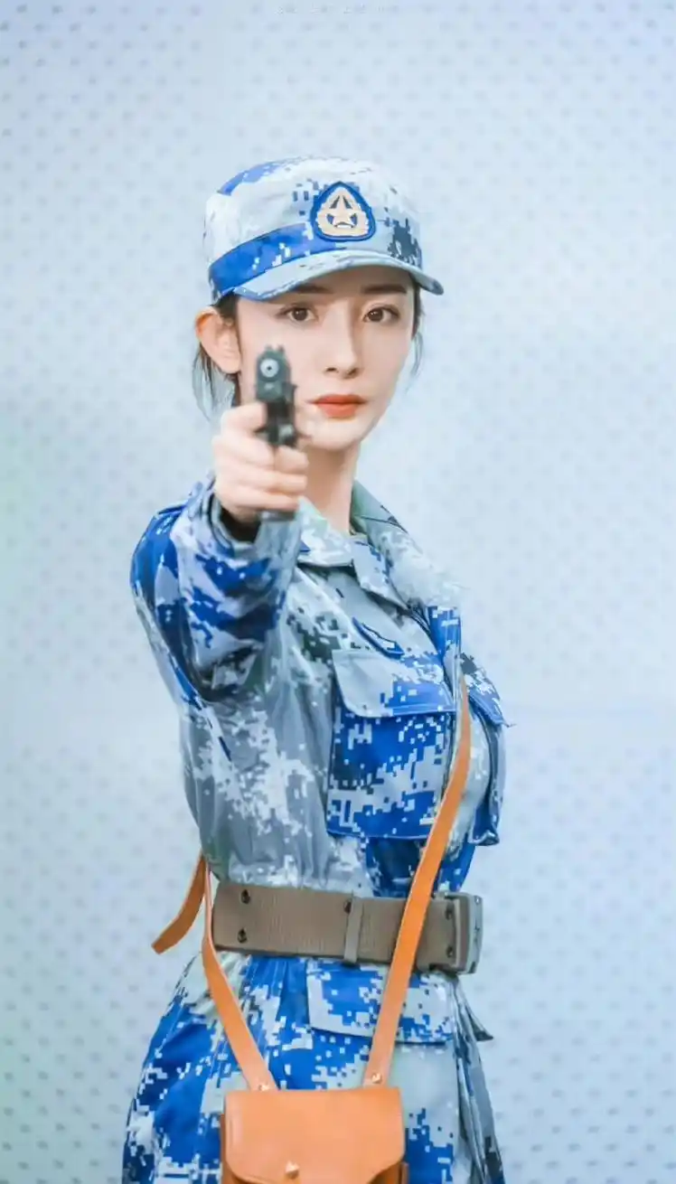 《真正男子汉》里面的杨幂,素颜状态真的好漂亮!