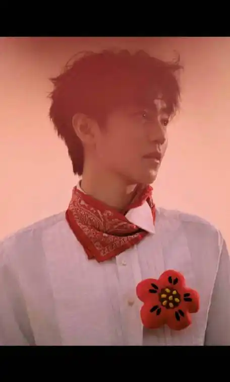 王俊凯t锦绣三月刊封面#以粉色西装造型登上t magazine 封面不愧是