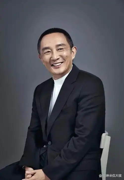 靠吊带走红的宋佳与5婚导演暧昧现在的她证实李连杰说的没错