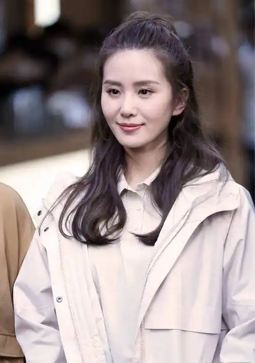 生图曝光!刘诗诗梳半马尾元气满分