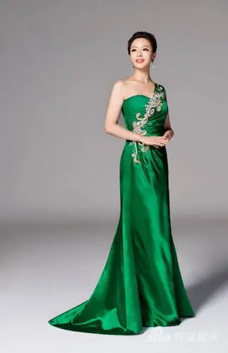 组图谢名曝最新写真优雅婉约