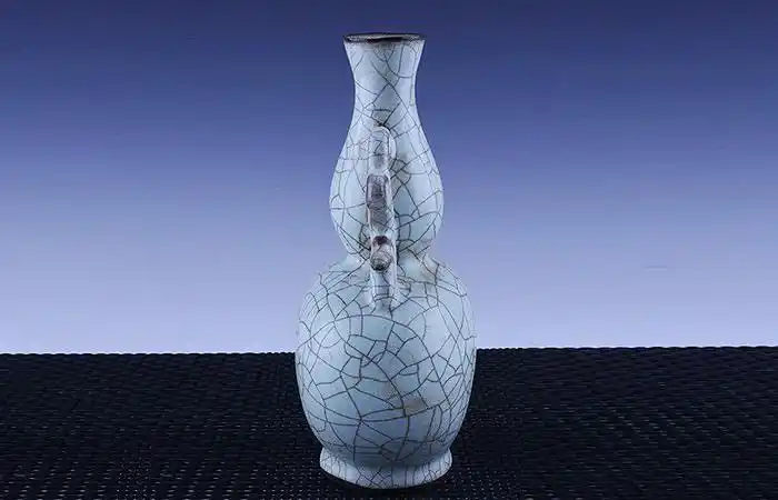 宋官瓷崇宁五年汴京官窑王家窑造双耳瓶-古建中国