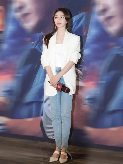 bianco#经典高跟鞋hank个性扭结设计修饰脚背线条尖头元素更显腿部