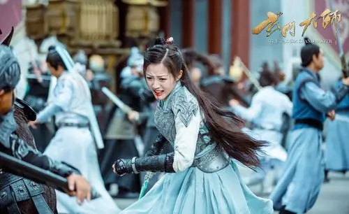 奋敌一身闯关战服浴血奋战霸气师姐浴血奋敌古装扮相的王秀竹潇洒大气