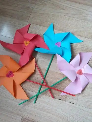 柠檬班8月8号手工制作《风车转转转》