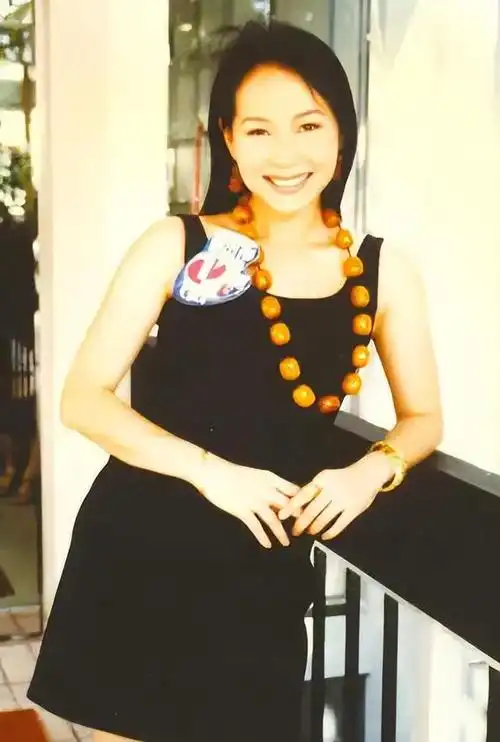 叶童:18岁不顾父母反对跟富豪在一起,面对屡次背叛"手段"高明