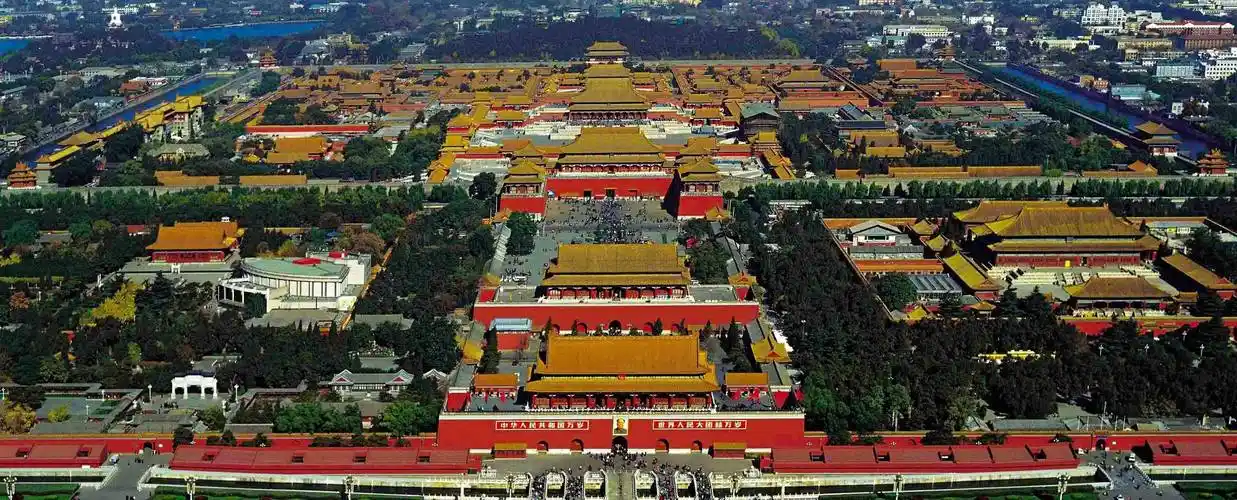 北京故宫宫殿地砖损坏,修复时发现一个大"秘密",工匠感慨:朱棣心真狠