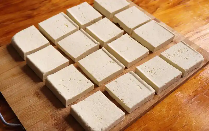 老豆腐卤水点豆腐一物降一物教你用卤水做传统老豆腐味道纯正方法简单