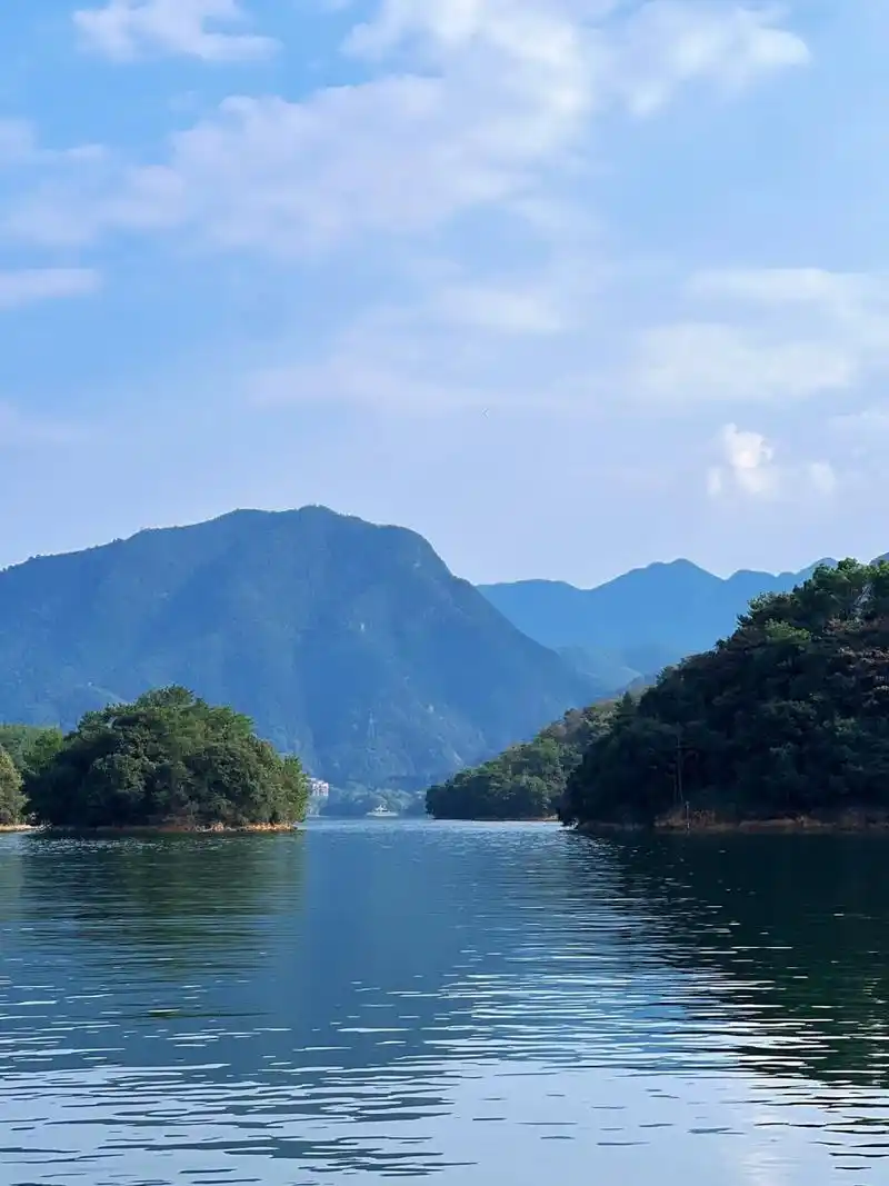庐山西海一日佛系游 七连岛,秉持能坐竹筏绝不走路,能坐溜索绝不爬山