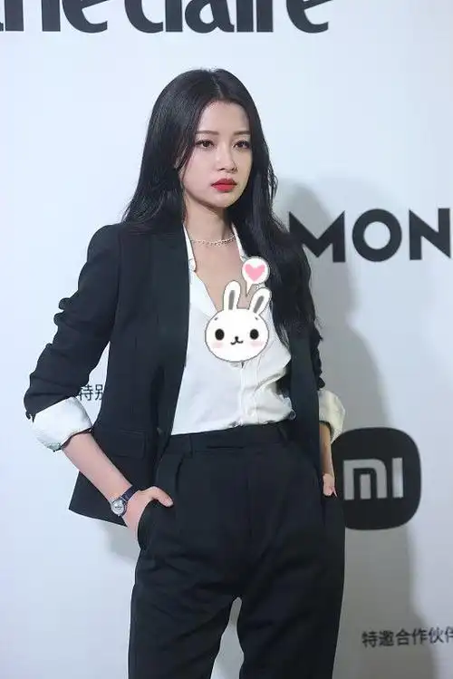 孙怡身穿西装好御姐妆容精致身材好丝毫看不出已经当妈了