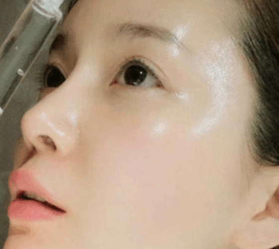 睡前在脸上抹点"它",一夜肌肤水嫩光滑,一周过后斑点全没有了