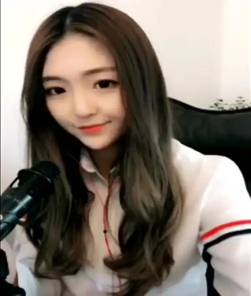 抖音女烟嗓m哥热歌合集最后一首不染让我循环了一个晚上