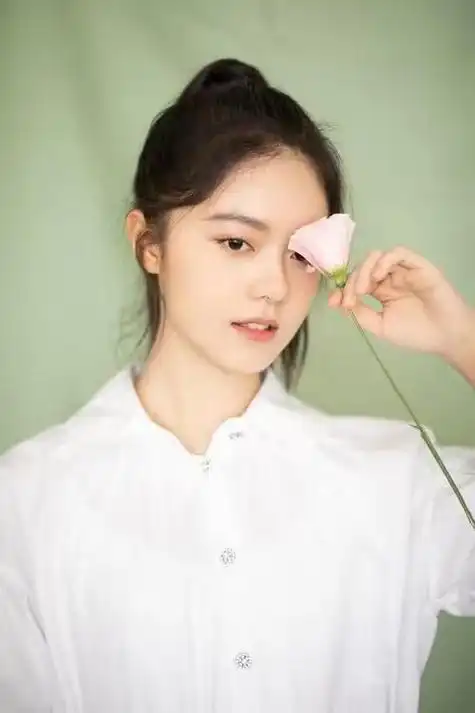 张译没有说错赵今麦和张子枫已走上两条截然不同的大路