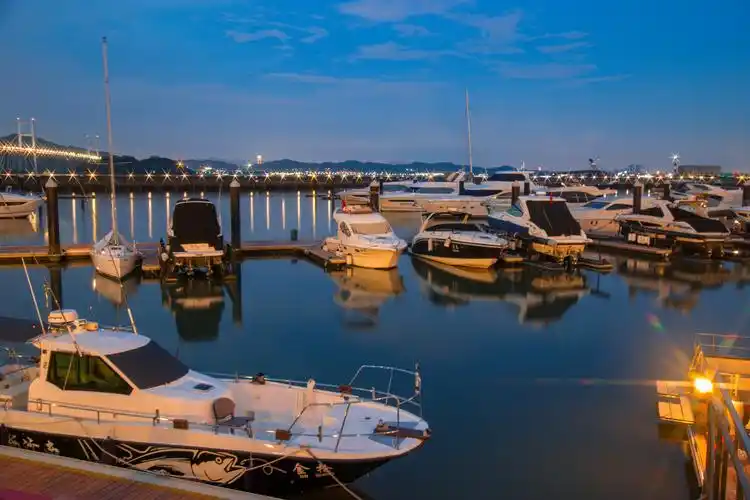 黄昏中的南沙游艇会(3) ～2020-8-16,广州.