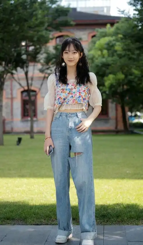 夏天的牛仔裤怎么搭配美女教你这样穿时髦又有气质