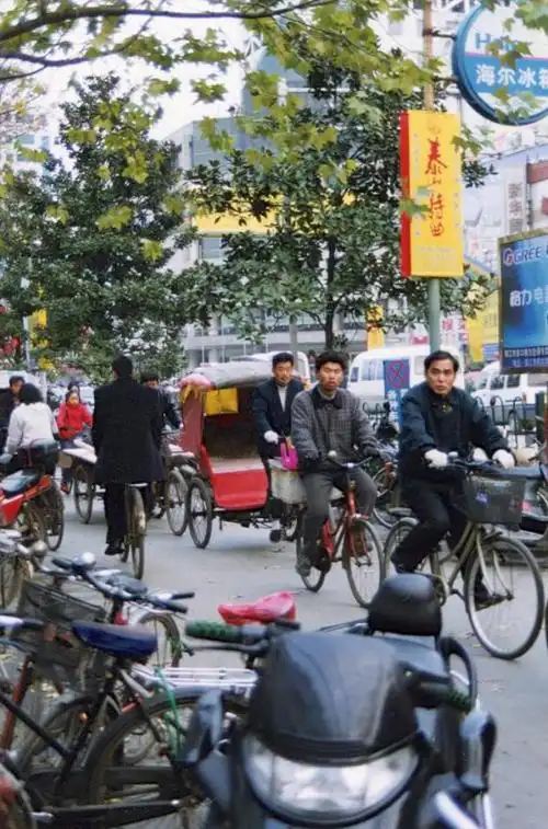 老照片:2000年的江苏镇江,有没有你的记忆?