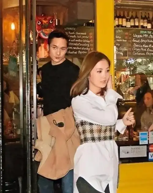 回顾蔡卓妍跟陈伟霆复合真相让人大跌眼镜